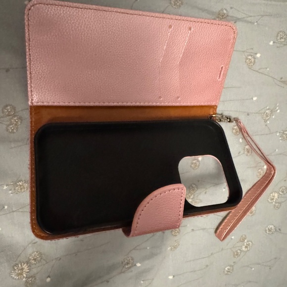 Handmade iPhone 15 pro rhinestone hello kitty flip phone case - Picture 2 of 4